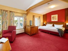 Magische Momente zum Jahreswechsel mit Gala-Buffet, Livemusik & Tanz