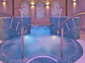 Romantik Wellnessurlaub für zwei Personen im Retro Riverside Wellness Resort| 4 Tage  