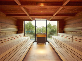 Relaxen in der Therme Laa inkl. Relax Liege & Refreshements | 2 Nächte