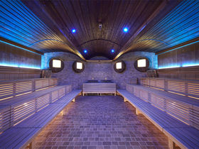 Genussurlaub für alle Sinne in der Therme Laa inkl. Poysecco & 5-Gang Kulinarik