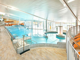 Genussurlaub für alle Sinne in der Therme Laa inkl. Poysecco & 5-Gang Kulinarik