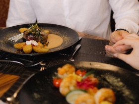 Luxury Dreams | 2 Nächte inkl. Kuschelfrühstück & Casanova Love Dinner, Minibar, Blumen, Sekt uvm.