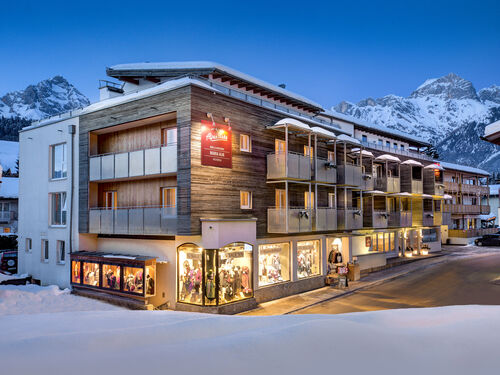 AlpenParks Hotel &amp; Apartment Maria Alm