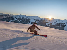 Tiefblaue Horizonte & Schneeweiße Berggipfel - März Skivergnügen | 7 Nächte