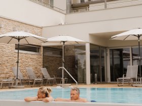 Wellness-Auszeit im Südburgenland inkl. Panorama Außenpool, Überwassermassage, 5-Gang Menü, NaturSPA