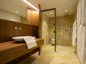 Komfort & Luxus im architektonischen Meisterwerk | 2 Tage Kurzurlaub inkl. Thermeneintritt