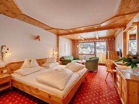 Wedeln & Abtauchen | Wellness, Kulinarik 3-Tages-Skipass für 4 Nächte