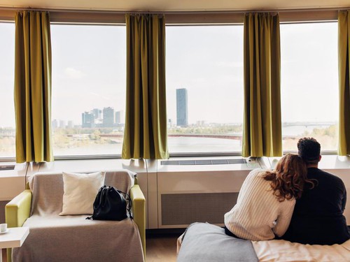 harry's home Wien Millennium Tower