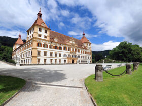 Graz erleben inkl. 24h Ticket für Universalmuseum Joanneum & Schloss Eggenberg | 4 Nächte 