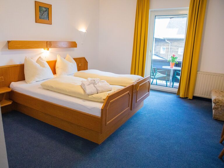 Doppelzimmer mit Balkon
