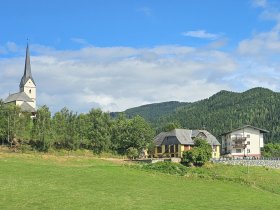 Erntedank im Gasthof Gutmann, 11 Uhr Messe in der Andreas Kirche anschließend Umgang mit Stationen 