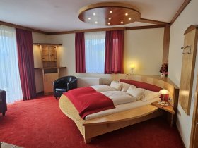 Herbstzeit ist Wander, Spazier und Reitzeit auf 1000 Meter mit herrlicher Aussicht