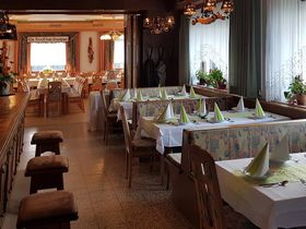 Herbstzeit ist Wander, Spazier und Reitzeit auf 1000 Meter mit herrlicher Aussicht