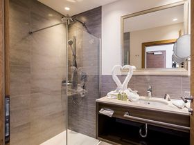 Romantik Tage in Tirol mit Wellness & Bergbahnen | 3 Nächte