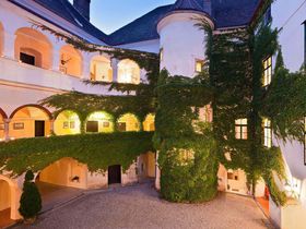 Romantische Tage im Ferienhaus nahe dem Schloss Ernegg inkl. einer Flasche Rotwein | 6 Nächte