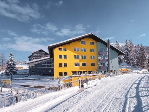 Basekamp Mountain Budget Hotel