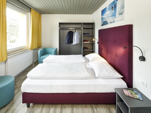 Basekamp Mountain Budget Hotel