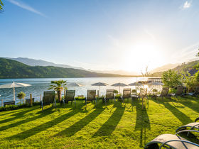Kurzurlaub am Millstätter See mit Privatstrand & Infinitypool | 5 Nächte 
