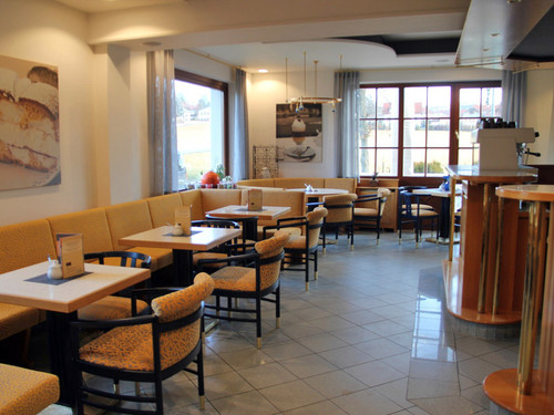 SIMON Hotel &amp; Cafe