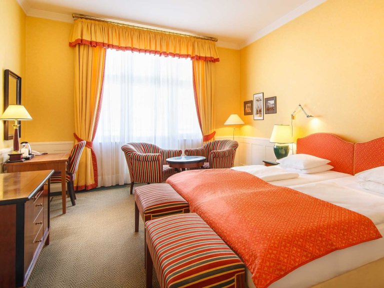 Doppelzimmer Thermenblick