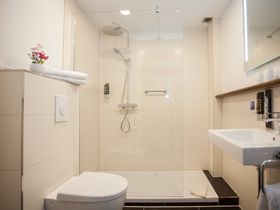 Mit Winterrabatt im Nov. & Dez. | Auszeit in Winterberg im Sauerland mit HP & Schwimmbad