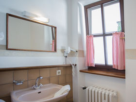 Mit Winterrabatt im Nov. & Dez. | Auszeit in Winterberg im Sauerland mit HP & Schwimmbad