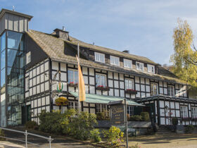 Mit Winterrabatt im Nov. & Dez. | Auszeit in Winterberg im Sauerland mit HP & Schwimmbad