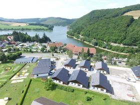 Familienglück im Chaletparadies: 6 Familien Tage am See