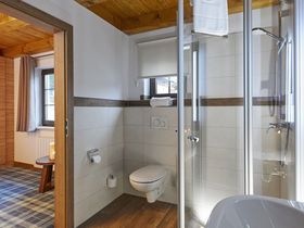 Familienglück im Chaletparadies: 6 Familien Tage am See