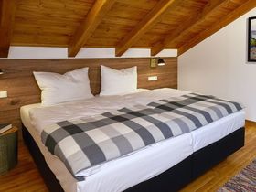 Familienglück im Chaletparadies: 6 Familien Tage am See