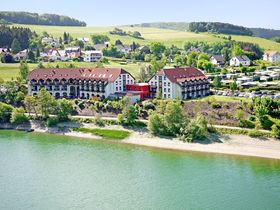 Familienglück im Chaletparadies: 6 Familien Tage am See