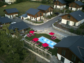 Familienglück im Chaletparadies: 6 Familien Tage am See