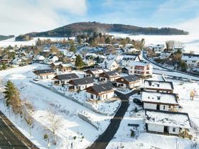 Familienglück im Chaletparadies: 6 Familien Tage am See