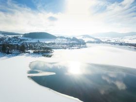 Familienglück im Chaletparadies: 6 Familien Tage am See