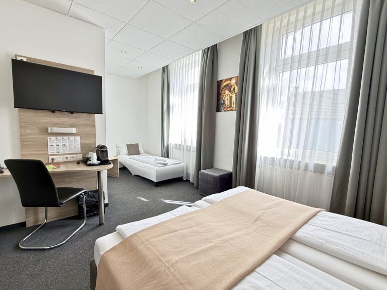 Dreibettzimmer