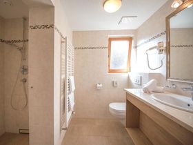 Wandertage im 4*S Hotel im Zillertal inkl. geführter Wanderungen | 4 Nächte A