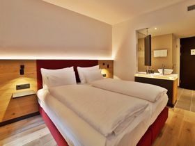 Romantische AusZeit an der Donau - Stilvolle Erholung an der Donau inkl. Wein | 4 Nächte