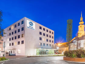 Romantische AusZeit an der Donau - Stilvolle Erholung an der Donau inkl. Wein | 4 Nächte