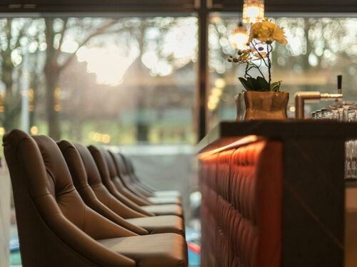 Holiday Inn - the niu, Tab