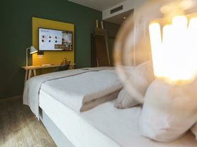 Metropolen-Kurzurlaub in Düsseldorf am Rheinufer | 4 Tage