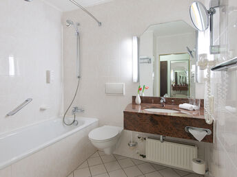 Bild 17 von 28