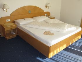 Goldener Herbst am Montiggler See – Ein Naturerlebnis im Seehotel Sparer  - Spar(ers) Zeit