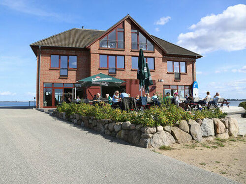 Marina Hotel