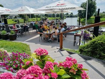  Hotel BOOTSHAUS - Einfach ans Wasser... 7 Tage direkt am Weserradweg in Achim bei Bremen