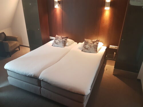 Golden Tulip Hotel West - Ende