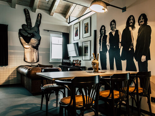 Boutique Apartments Old School