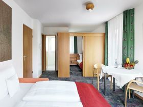 Happy Holiday - 4 Tage