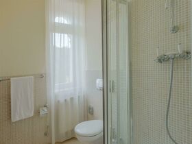 Erholungstage mit Frühstück im Savoy Westend Hotel / 4 Tage 