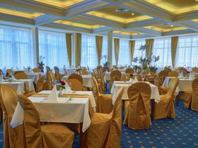 Erholungstage mit Halbpension im Savoy Westend Hotel / 4 Tage  