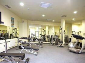 Erholungstage mit Halbpension im Savoy Westend Hotel / 4 Tage  